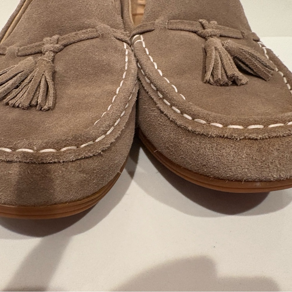 Trotters Dawson Tan Suede Tassel Loafers Size 10 - Picture 2 of 6